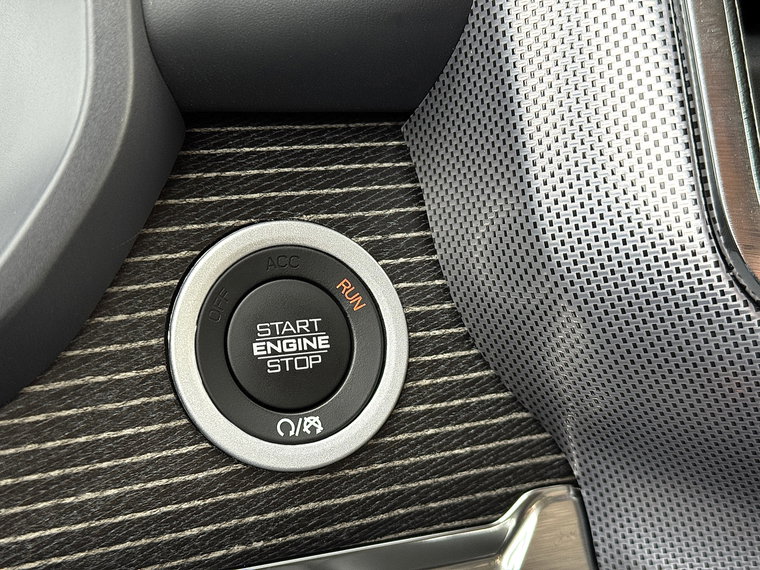 Vehicle Image 29