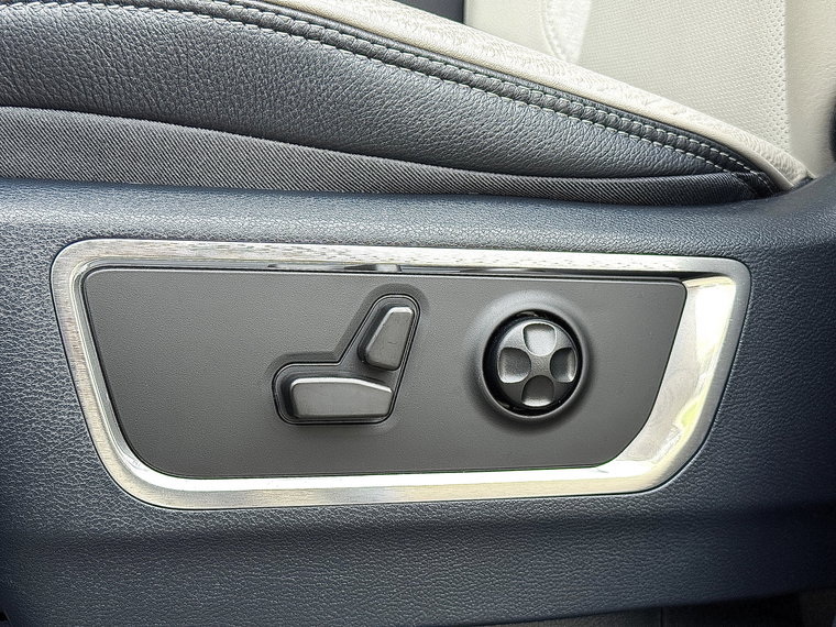 Vehicle Image 41