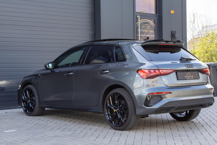 Vehicle Image 35
