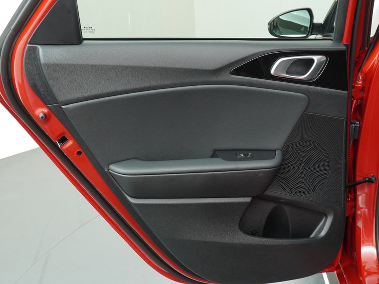 Vehicle Image 35
