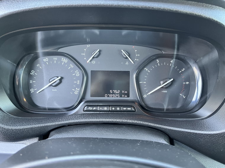 Vehicle Image 29