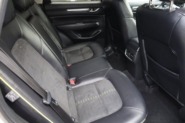 Vehicle Image 32