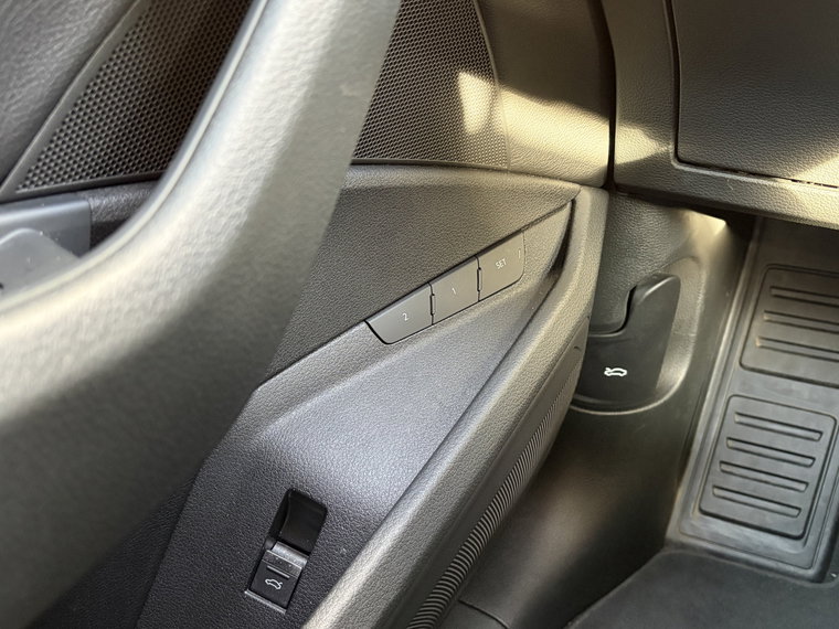 Vehicle Image 37