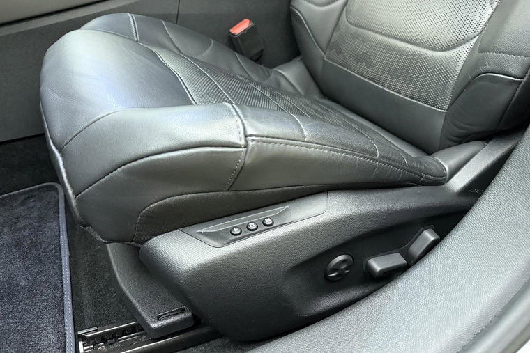 Vehicle Image 23
