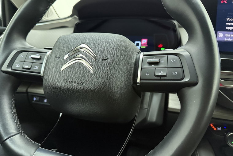 Vehicle Image 26