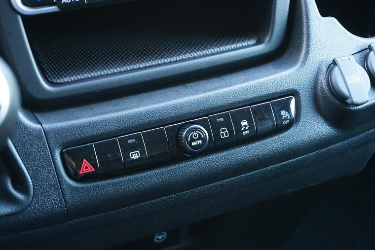 Vehicle Image 28