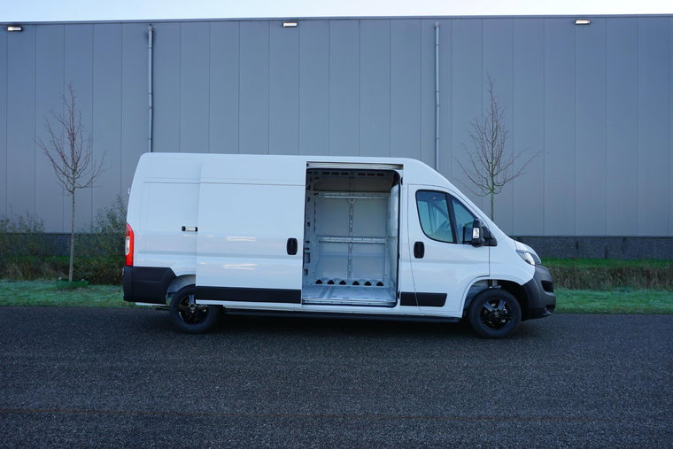 Vehicle Image 36