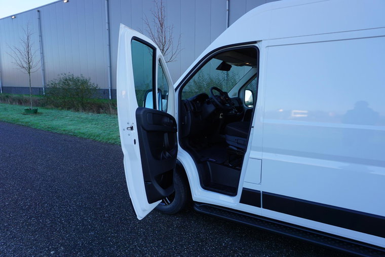 Vehicle Image 41
