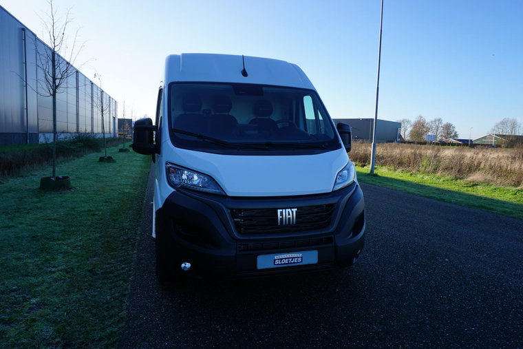 Vehicle Image 42