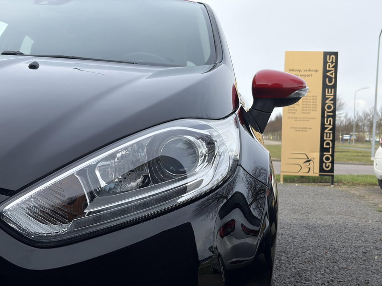 Vehicle Image 36