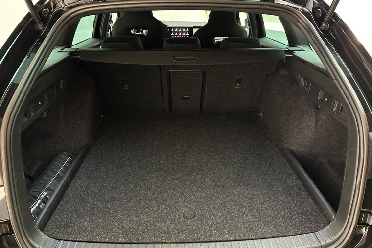Vehicle Image 32