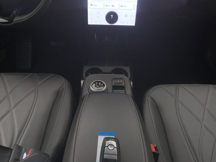 Vehicle Image 13