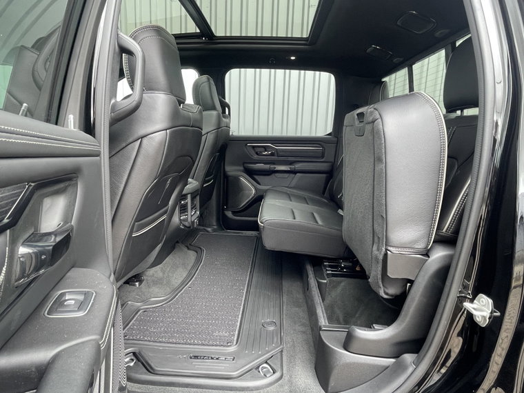 Vehicle Image 36