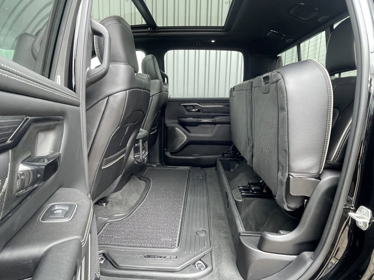 Vehicle Image 37