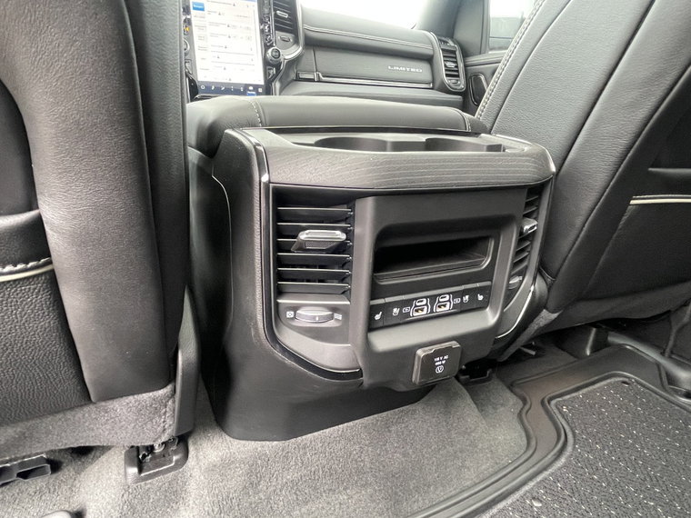 Vehicle Image 38