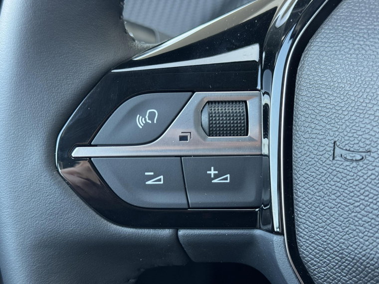 Vehicle Image 28