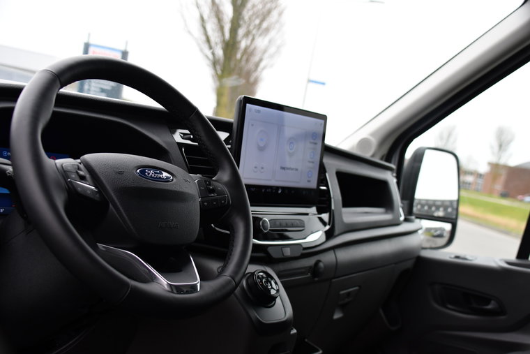 Vehicle Image 12