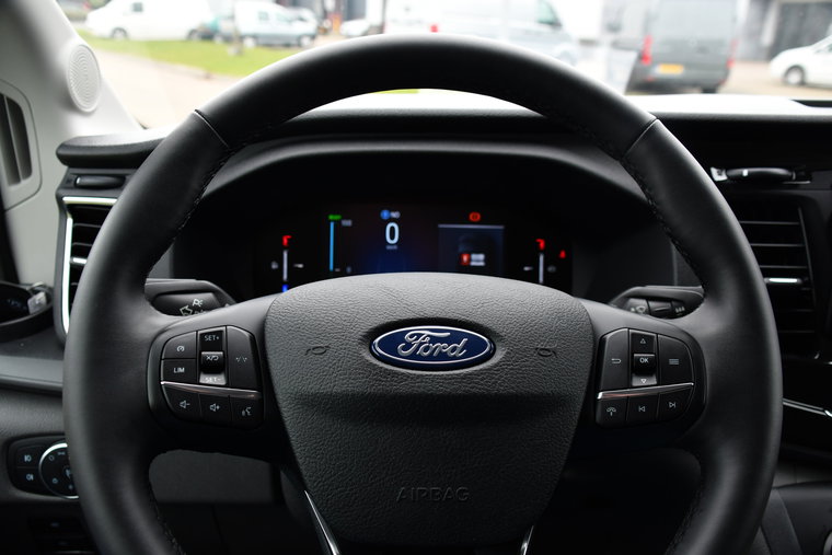 Vehicle Image 19