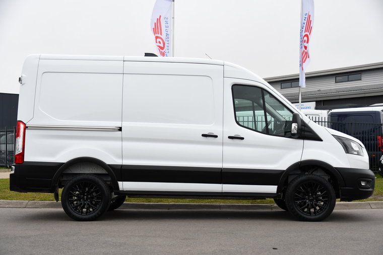 Vehicle Image 10