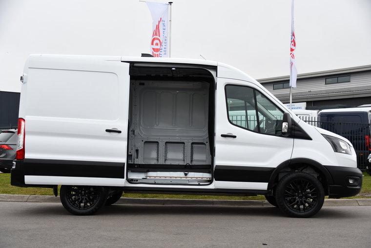 Vehicle Image 11