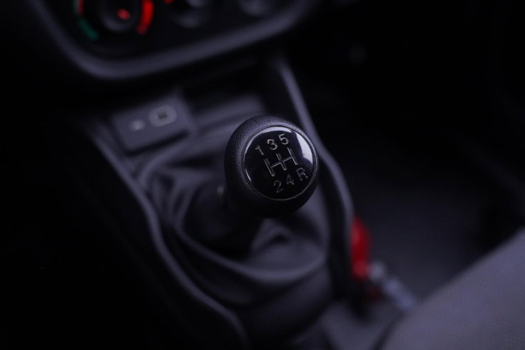 Vehicle Image 32