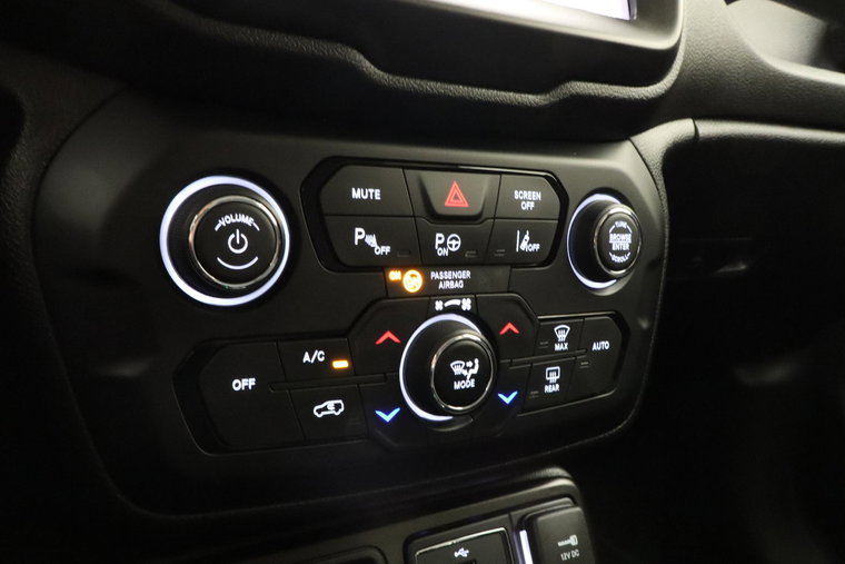 Vehicle Image 26