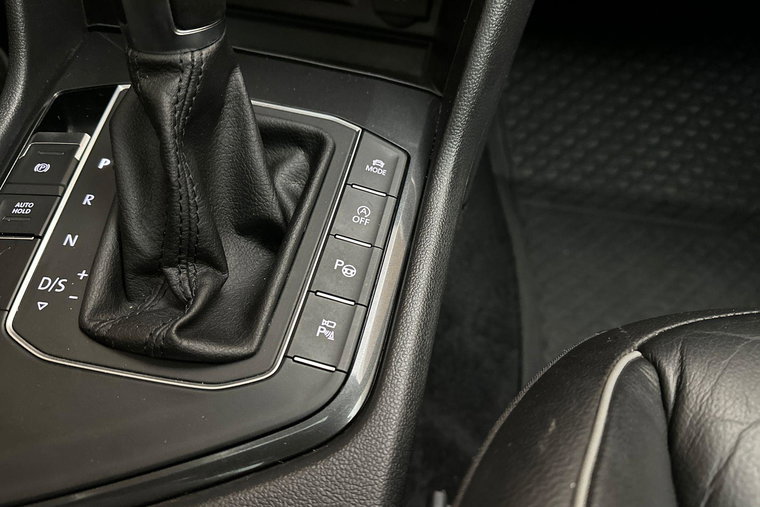 Vehicle Image 32