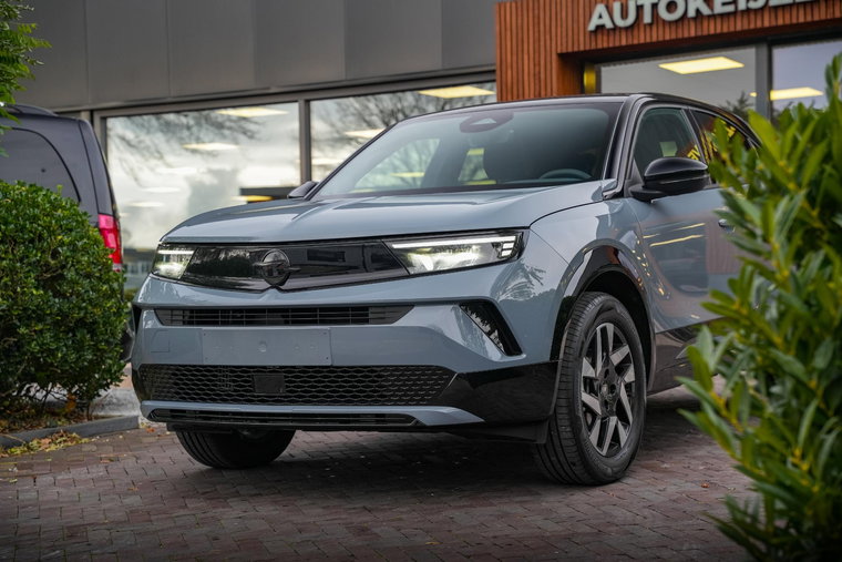Vehicle Image 13