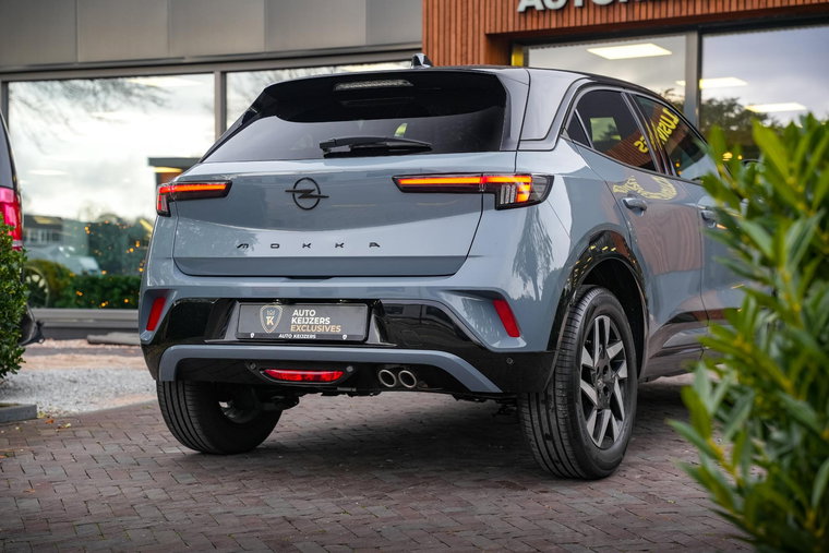 Vehicle Image 11