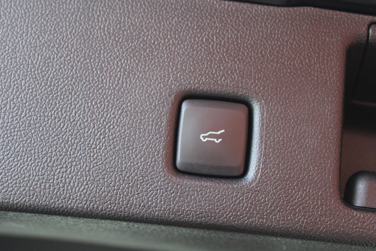 Vehicle Image 32
