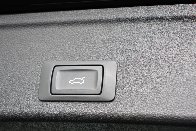 Vehicle Image 24