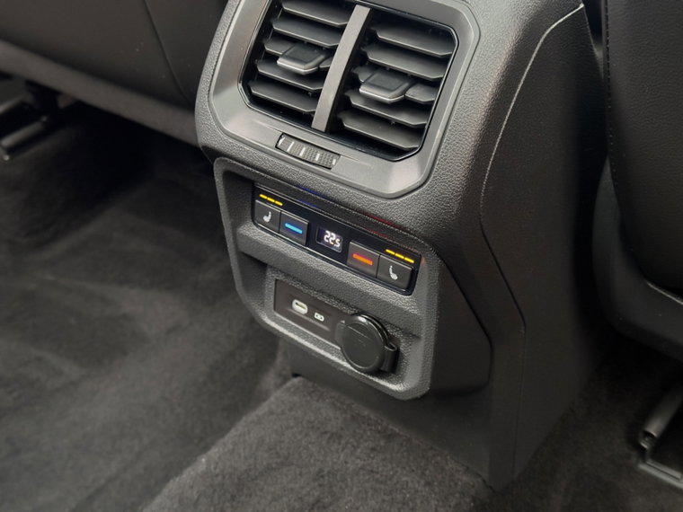 Vehicle Image 48