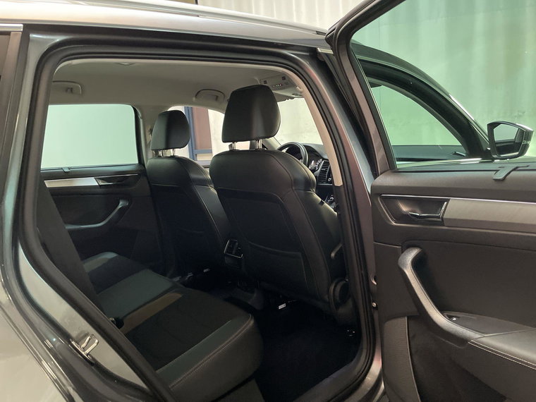 Vehicle Image 18