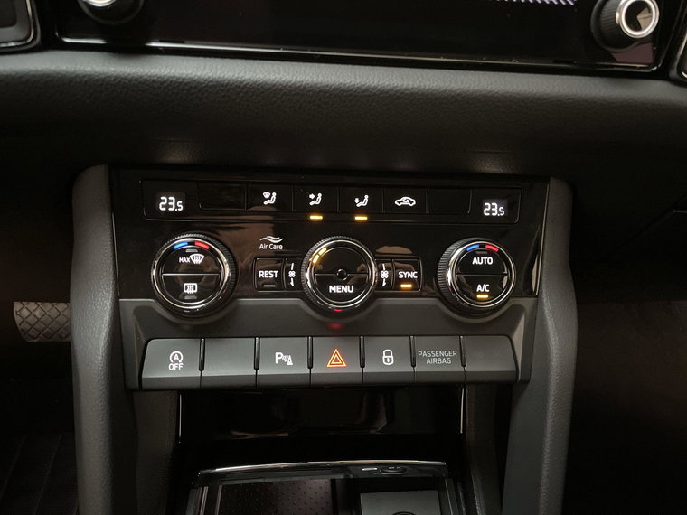 Vehicle Image 23