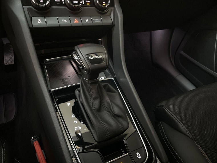 Vehicle Image 24