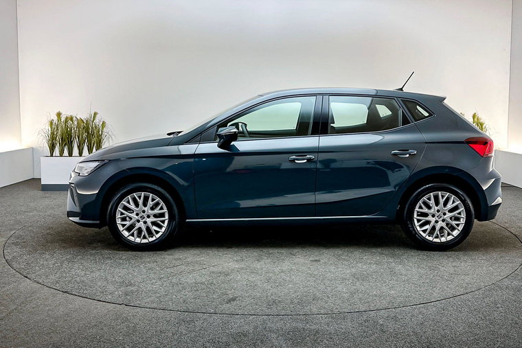 Vehicle Image 6