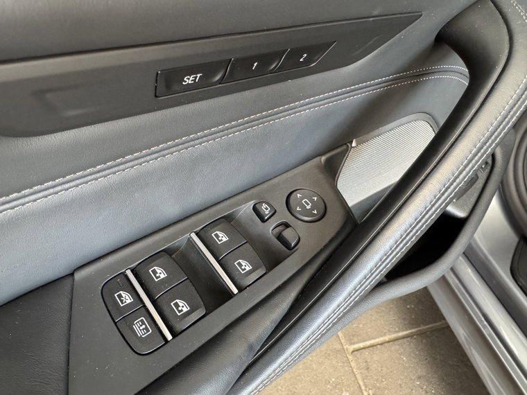 Vehicle Image 33