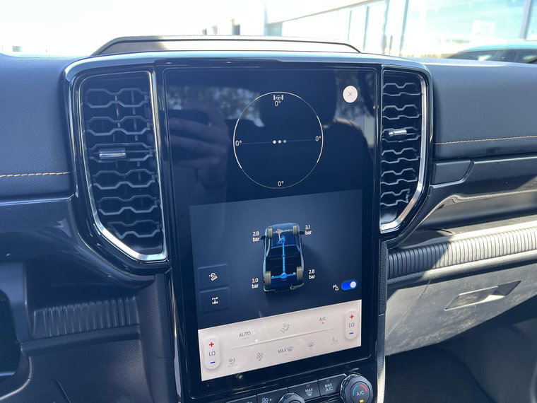 Vehicle Image 40