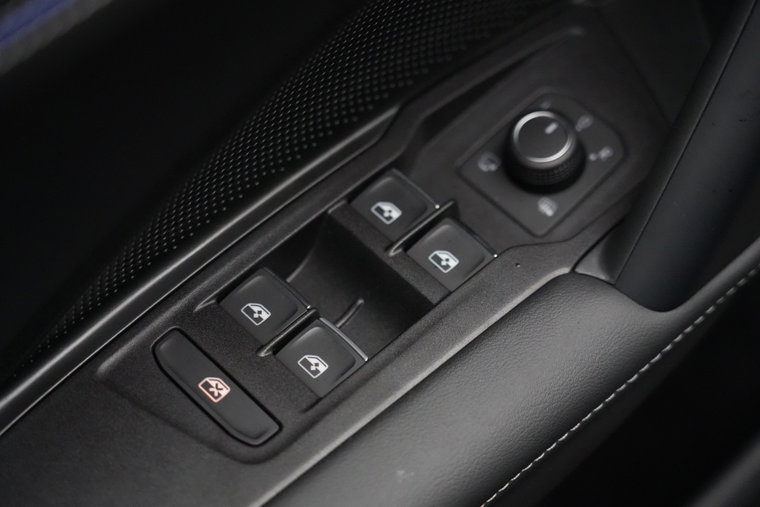 Vehicle Image 28
