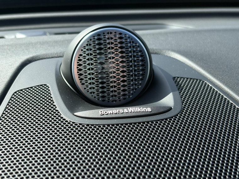 Vehicle Image 26