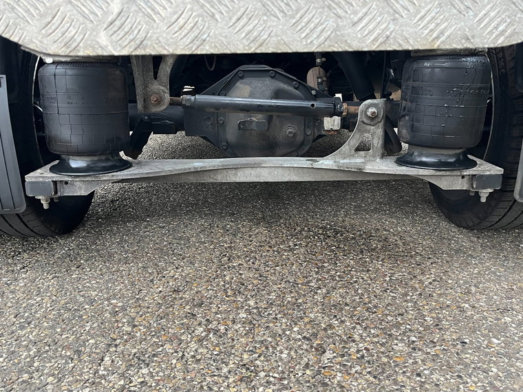 Vehicle Image 17