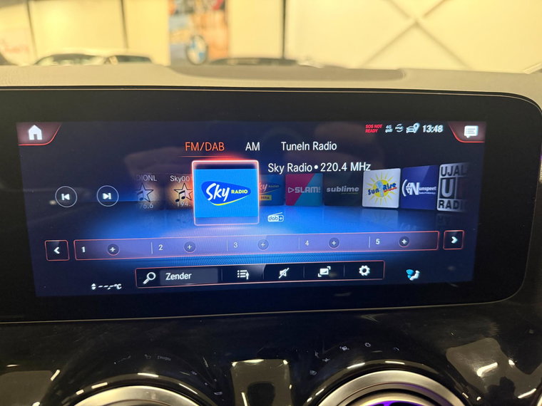 Vehicle Image 36