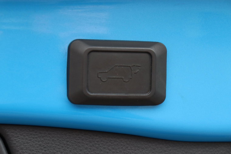 Vehicle Image 25
