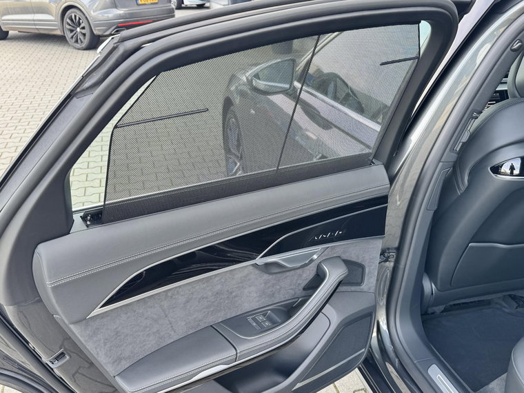 Vehicle Image 38