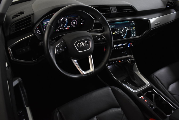 Vehicle Image 11