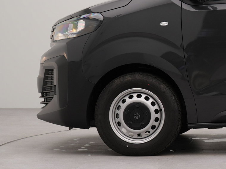 Vehicle Image 32
