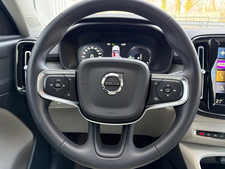 Vehicle Image 28