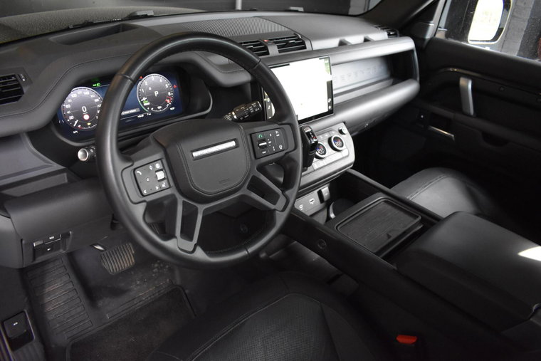 Vehicle Image 10