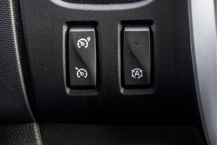 Vehicle Image 25