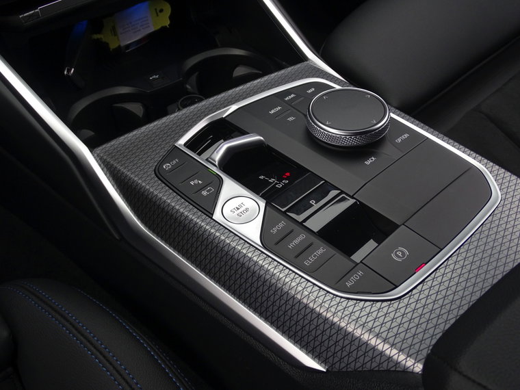 Vehicle Image 52